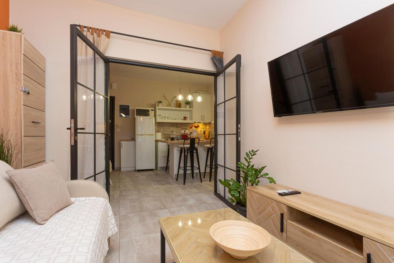 3C'S Apartment Thess :Central, Cosy & Convenient Thessaloníki Exteriör bild